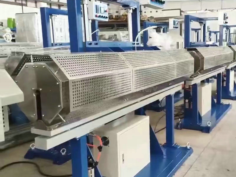 400��PTFE�ķ���Ĥ�ս��